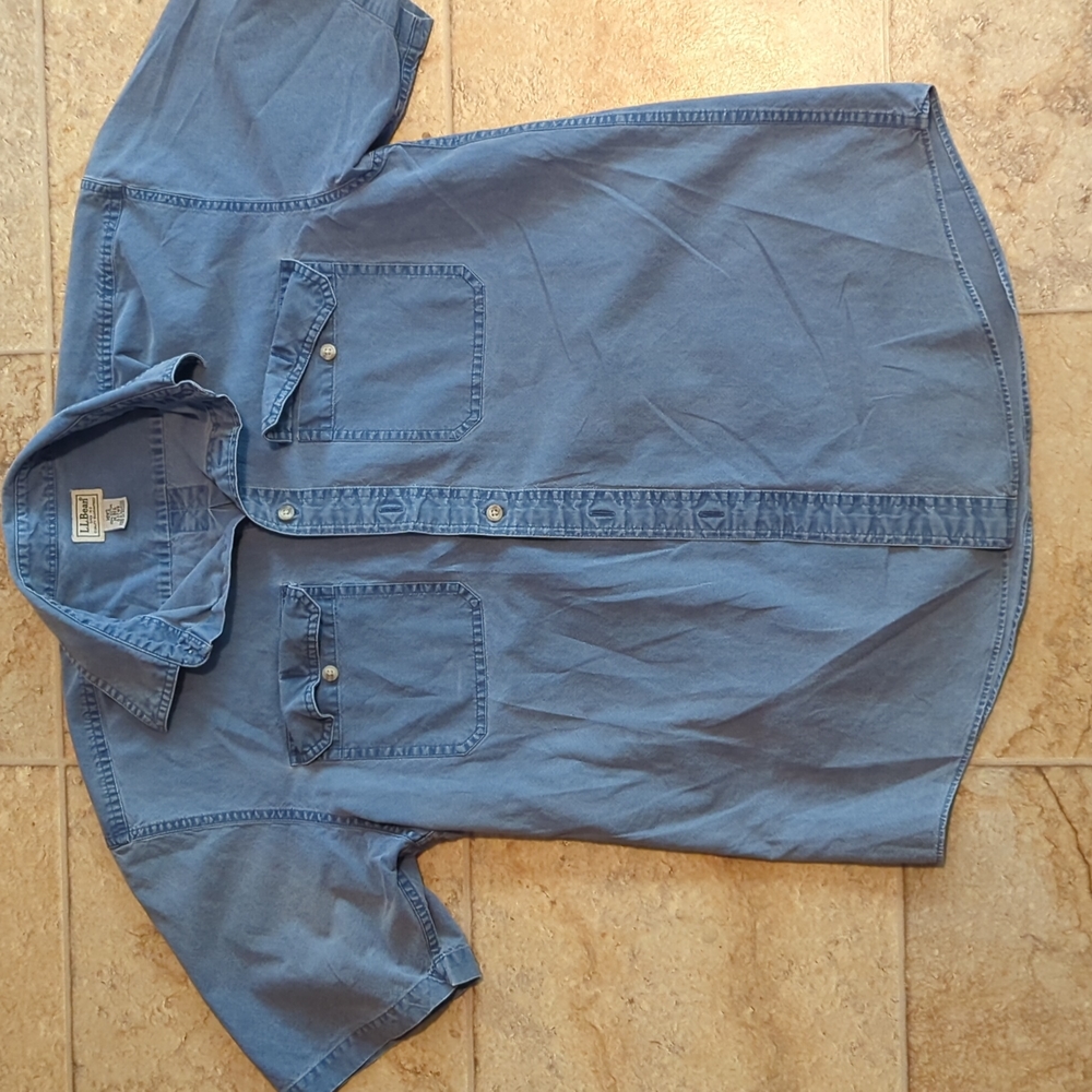 Short sleeve button down shirt